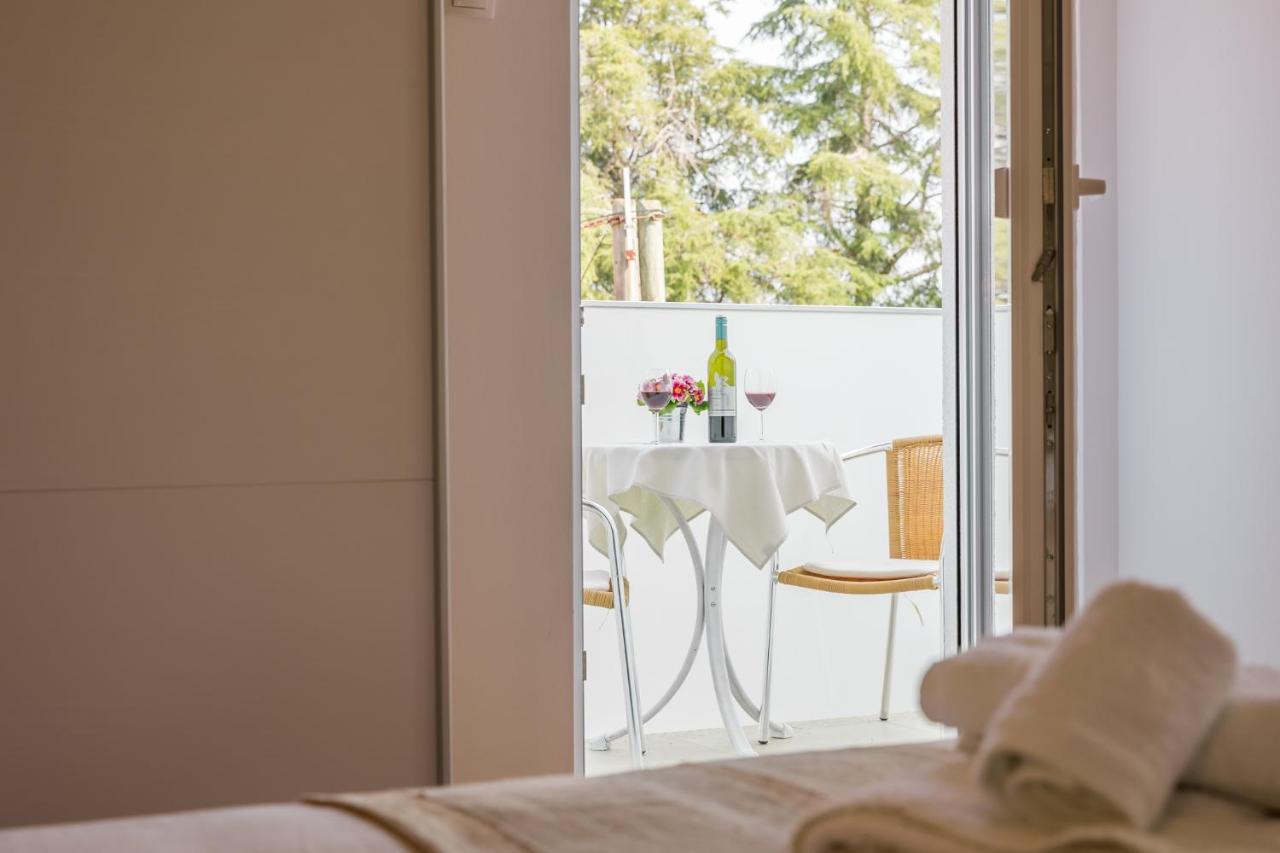 Apartments Villa Katana โปเรช ภายนอก รูปภาพ