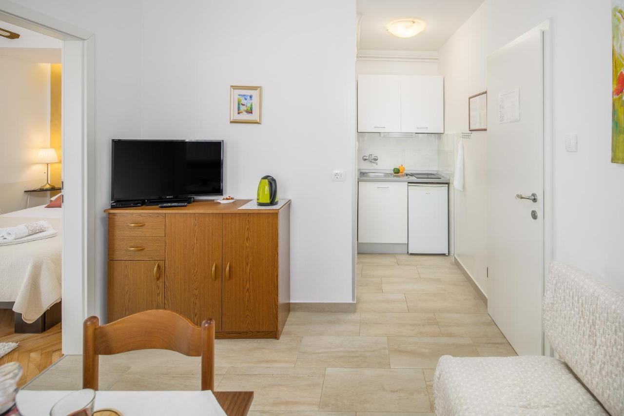 Apartments Villa Katana โปเรช ภายนอก รูปภาพ