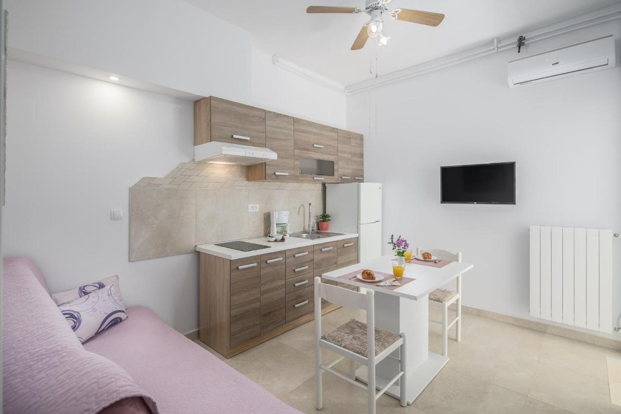 Apartments Villa Katana โปเรช ภายนอก รูปภาพ