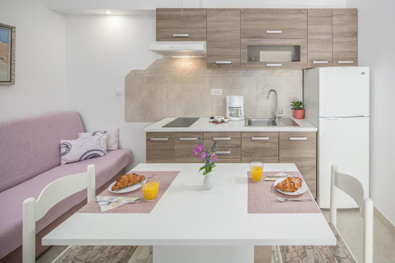 Apartments Villa Katana โปเรช ภายนอก รูปภาพ