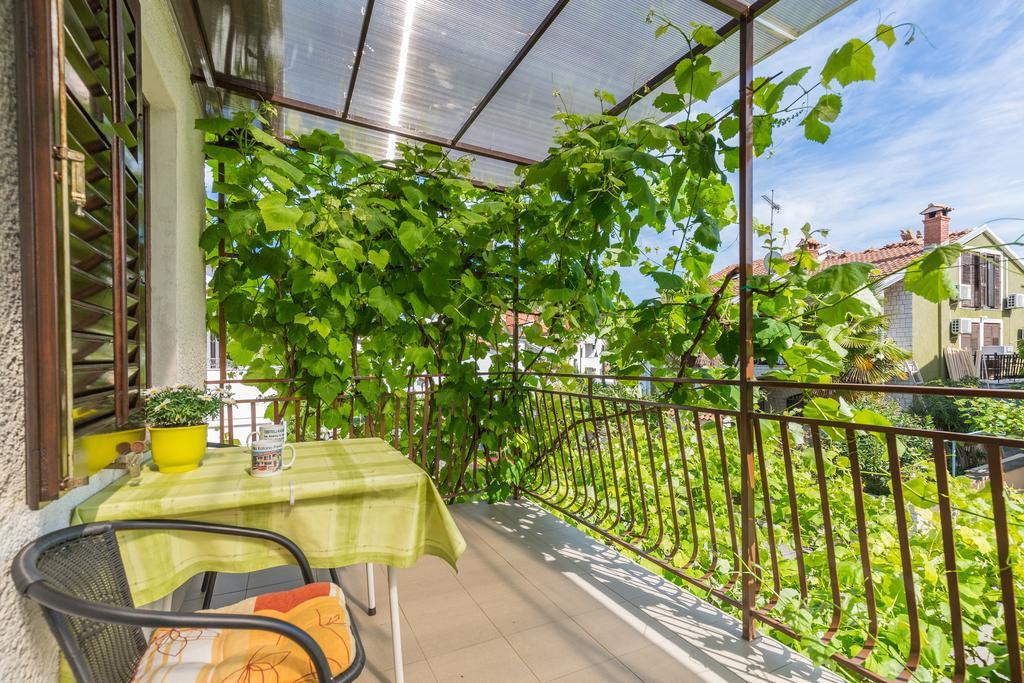 Apartments Villa Katana โปเรช ภายนอก รูปภาพ