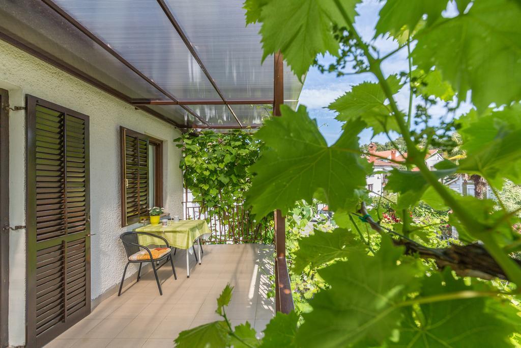Apartments Villa Katana โปเรช ภายนอก รูปภาพ